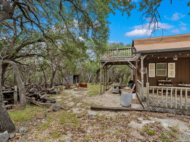 275 COUNTY ROAD 260 E, Mico, TX 78056