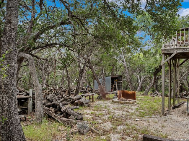 275 COUNTY ROAD 260 E, Mico, TX 78056