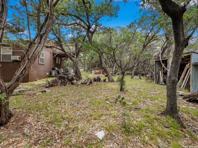 275 COUNTY ROAD 260 E, Mico, TX 78056