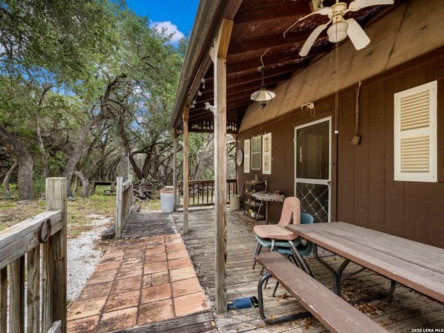 275 COUNTY ROAD 260 E, Mico, TX 78056