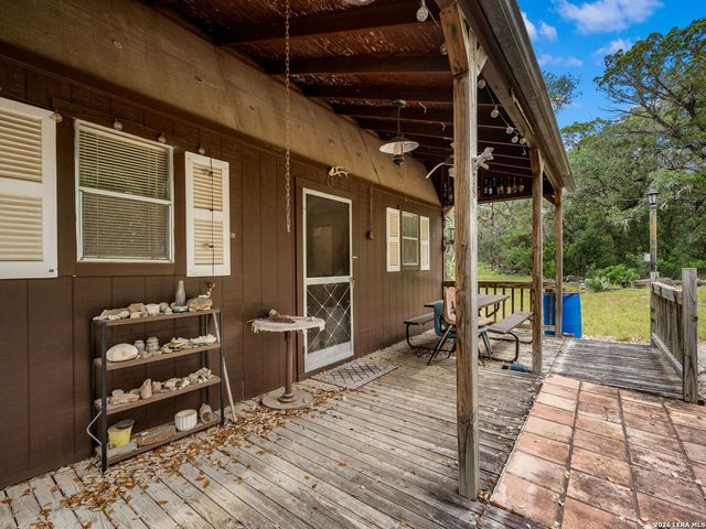 275 COUNTY ROAD 260 E, Mico, TX 78056