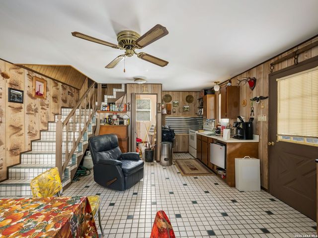 275 COUNTY ROAD 260 E, Mico, TX 78056