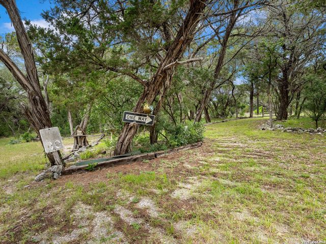 275 COUNTY ROAD 260 E, Mico, TX 78056