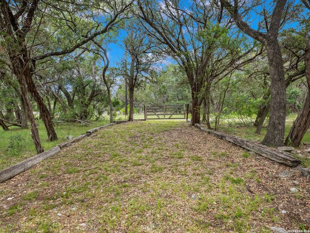 275 COUNTY ROAD 260 E, Mico, TX 78056
