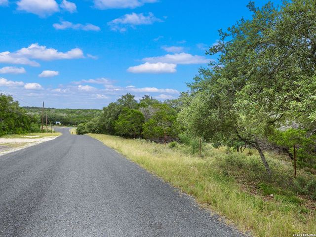 275 COUNTY ROAD 260 E, Mico, TX 78056