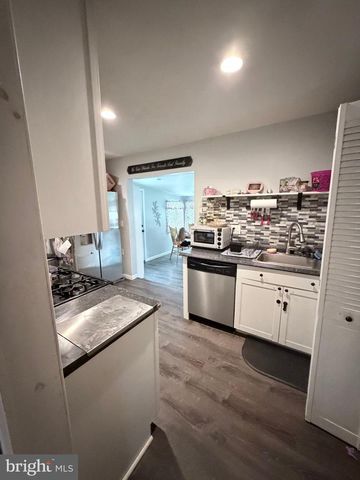 304 KINGS LN, Williamstown, NJ 08094