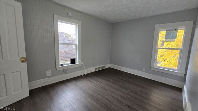 1412 Woodland Avenue NW, Canton, OH 44703