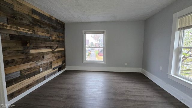 1412 Woodland Avenue NW, Canton, OH 44703