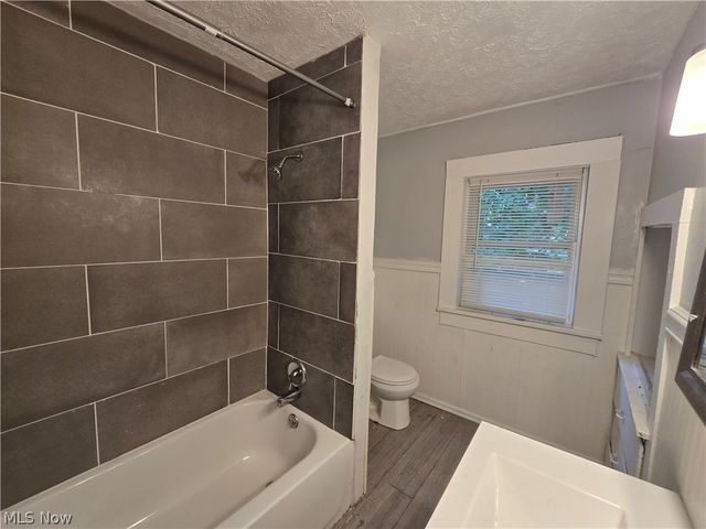 1412 Woodland Avenue NW, Canton, OH 44703
