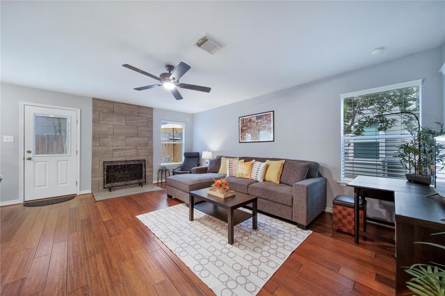 22 Butterfly Branch Place, The Woodlands, TX 77382