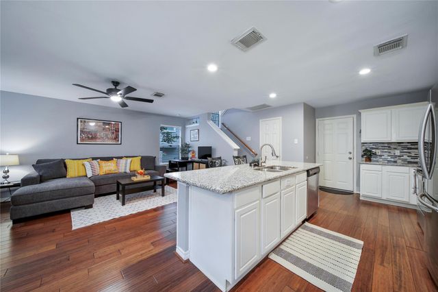 22 Butterfly Branch Place, The Woodlands, TX 77382