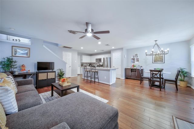 22 Butterfly Branch Place, The Woodlands, TX 77382