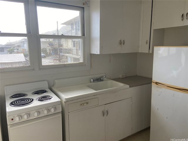 2740 Rooke Avenue, Honolulu, HI 96817