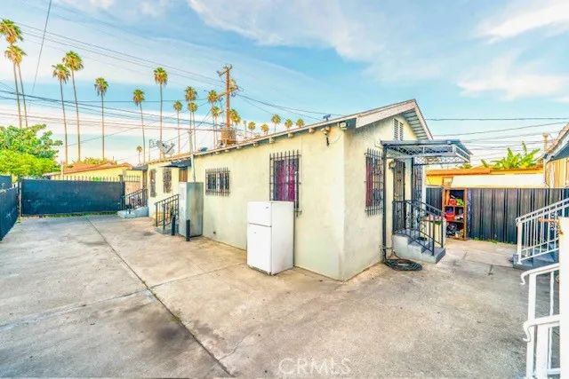 661 E 43rd Place, Los Angeles, CA 90011