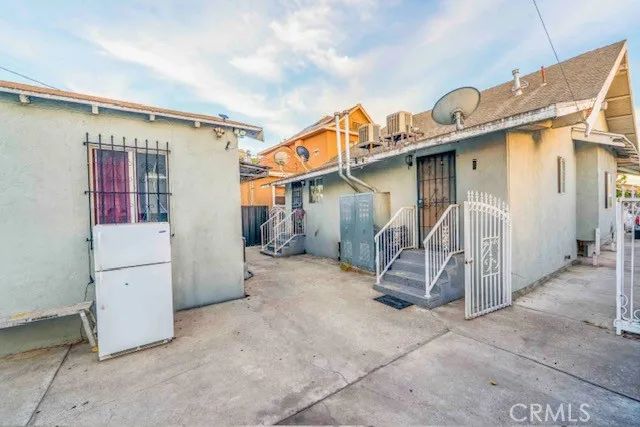 661 E 43rd Place, Los Angeles, CA 90011