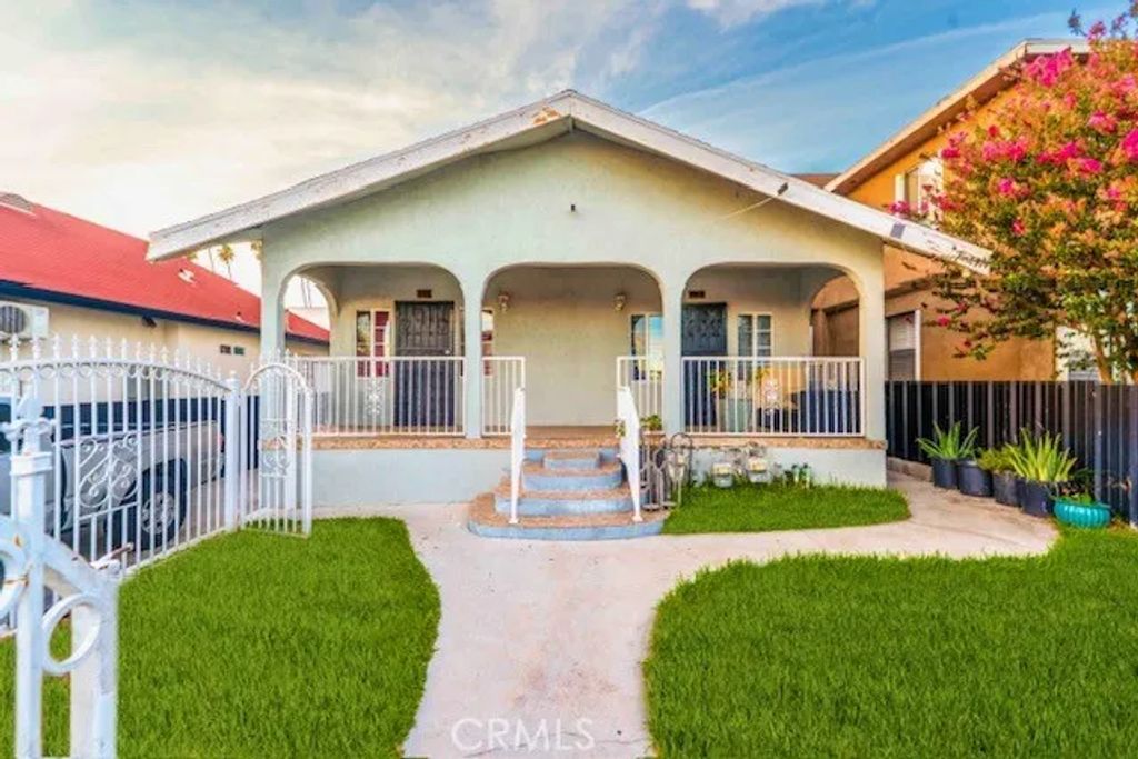661 E 43rd Place, Los Angeles, CA 90011