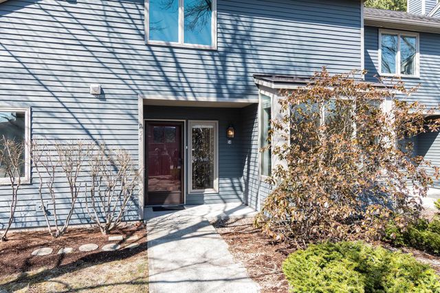 911 Dorset St Apt 54, South Burlington, VT 05403