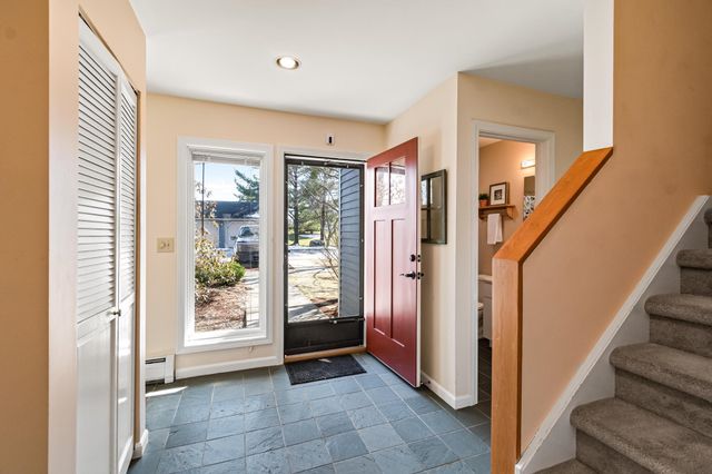 911 Dorset St Apt 54, South Burlington, VT 05403