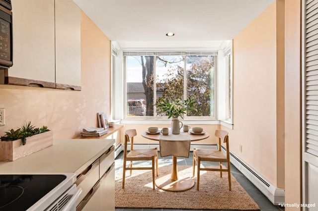 911 Dorset St Apt 54, South Burlington, VT 05403