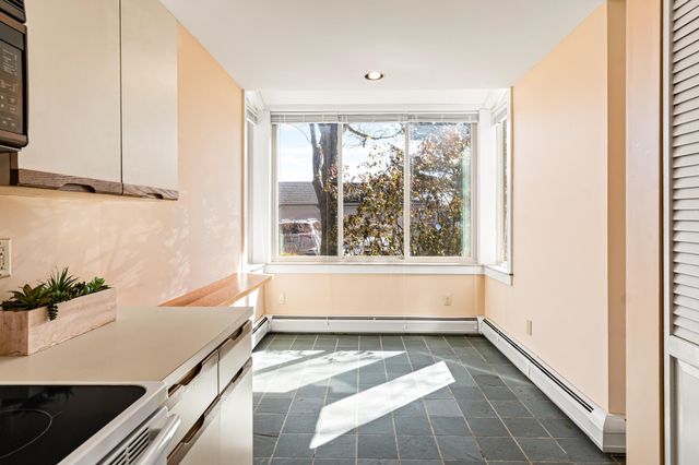 911 Dorset St Apt 54, South Burlington, VT 05403
