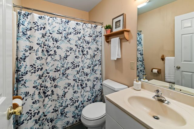 911 Dorset St Apt 54, South Burlington, VT 05403