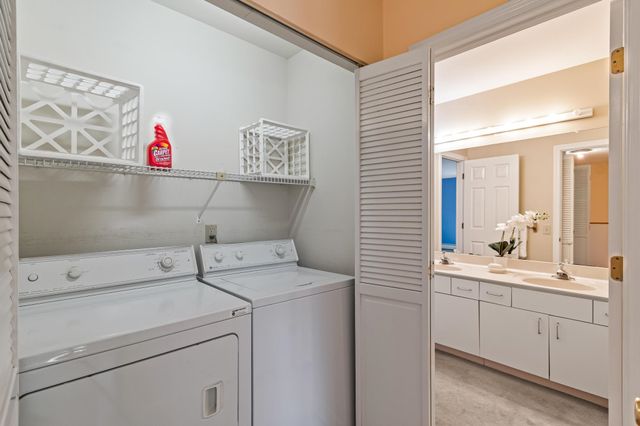 911 Dorset St Apt 54, South Burlington, VT 05403