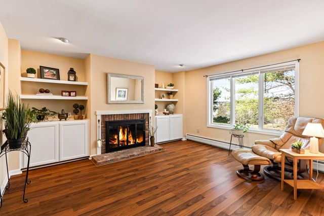 911 Dorset St Apt 54, South Burlington, VT 05403