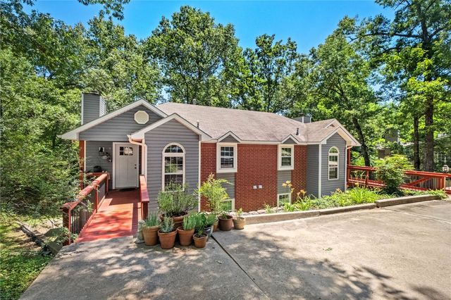 3211 Cardinal Creek Circle A & B, Bentonville, AR 72712