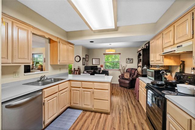 3211 Cardinal Creek Circle A & B, Bentonville, AR 72712