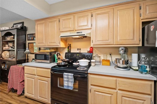 3211 Cardinal Creek Circle A & B, Bentonville, AR 72712