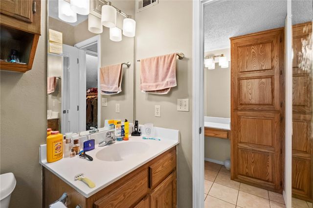 3211 Cardinal Creek Circle A & B, Bentonville, AR 72712