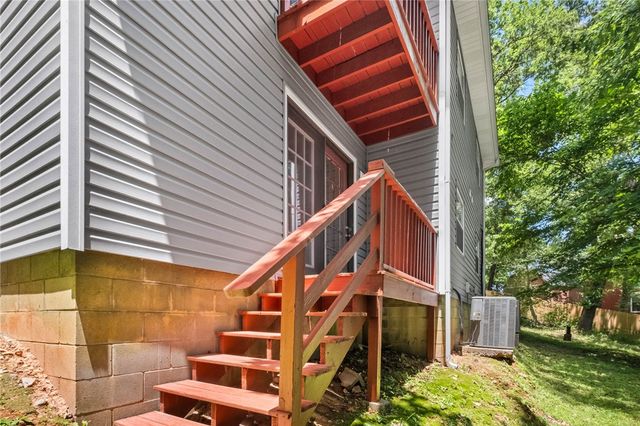 3211 Cardinal Creek Circle A & B, Bentonville, AR 72712