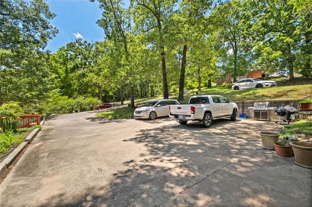 3211 Cardinal Creek Circle A & B, Bentonville, AR 72712