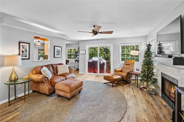 3211 Cardinal Creek Circle A & B, Bentonville, AR 72712
