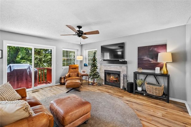 3211 Cardinal Creek Circle A & B, Bentonville, AR 72712