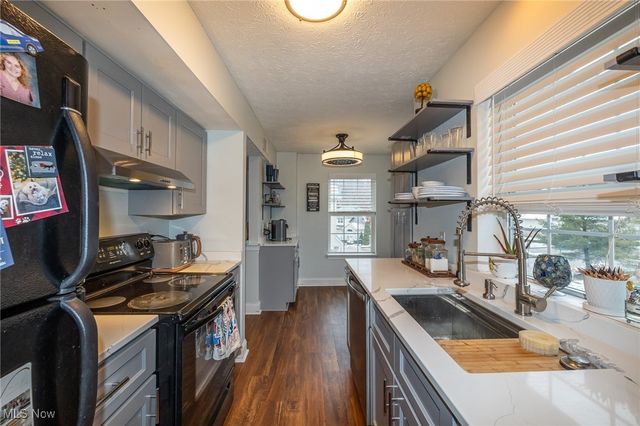 5250 Whispering Oaks Boulevard C1, Parma, OH 44134