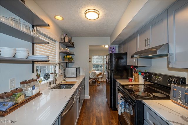 5250 Whispering Oaks Boulevard C1, Parma, OH 44134