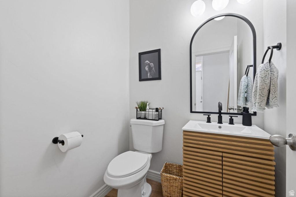 Image 11 of property listing at 10637 S OQUIRRH LAKE RD, South Jordan, UT 84009