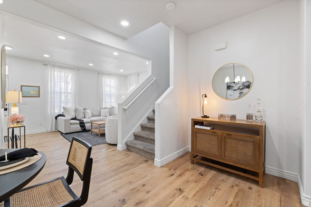 Image 15 of property listing at 10637 S OQUIRRH LAKE RD, South Jordan, UT 84009