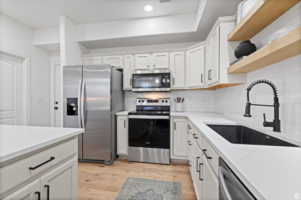 Image 18 of property listing at 10637 S OQUIRRH LAKE RD, South Jordan, UT 84009