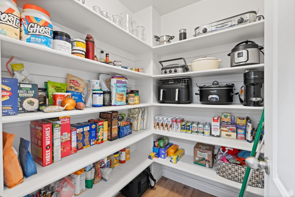 Image 20 of property listing at 10637 S OQUIRRH LAKE RD, South Jordan, UT 84009