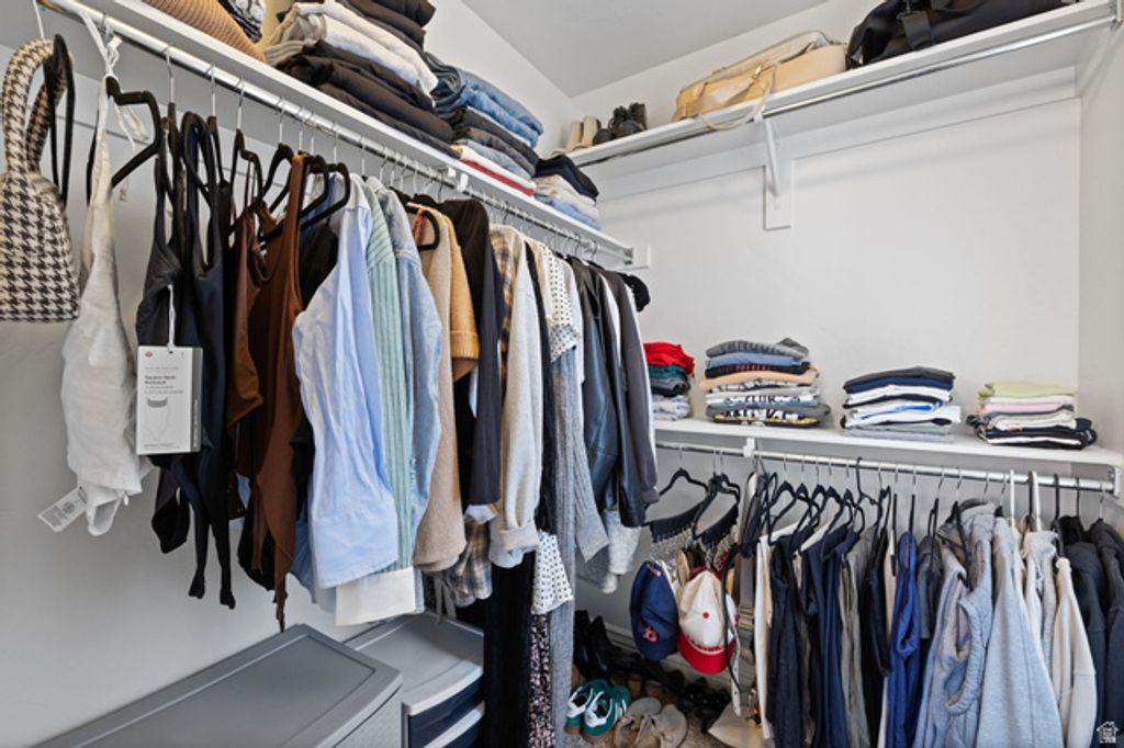 Image 26 of property listing at 10637 S OQUIRRH LAKE RD, South Jordan, UT 84009