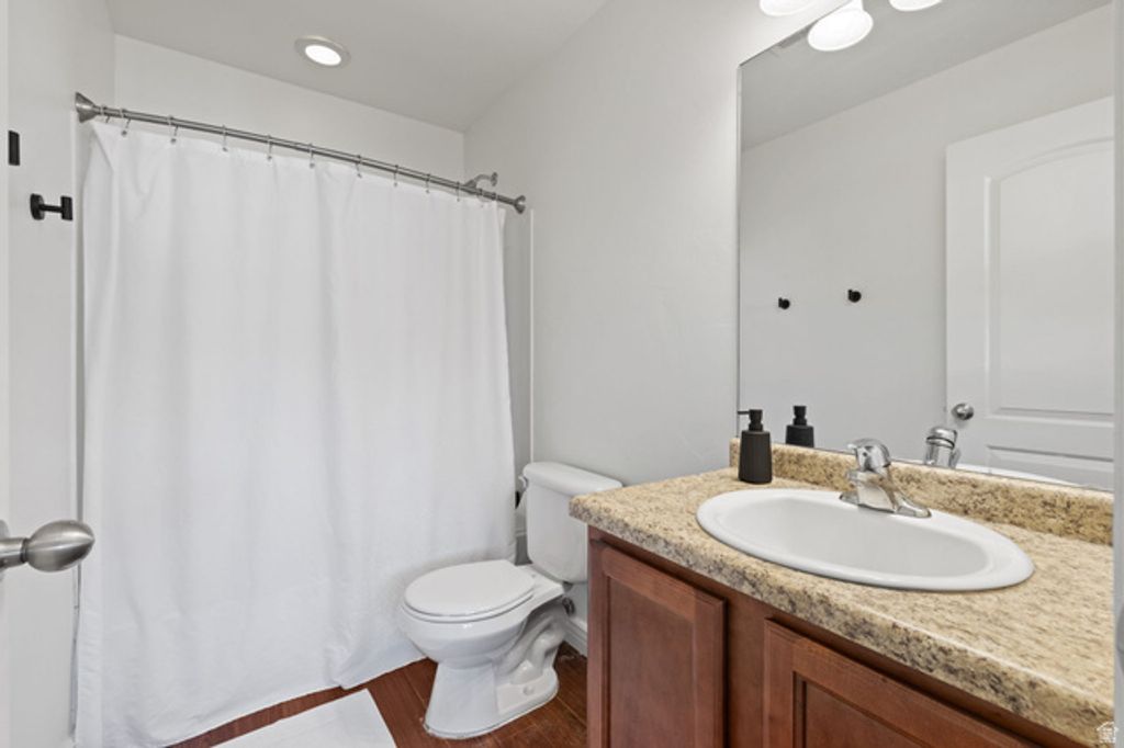 Image 32 of property listing at 10637 S OQUIRRH LAKE RD, South Jordan, UT 84009