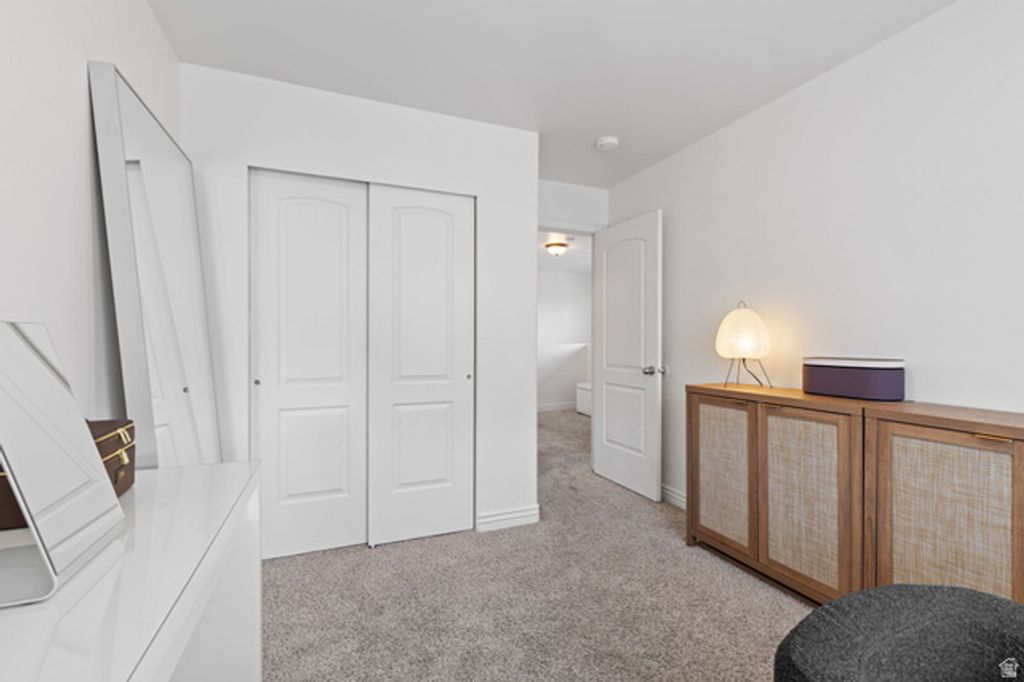 Image 35 of property listing at 10637 S OQUIRRH LAKE RD, South Jordan, UT 84009