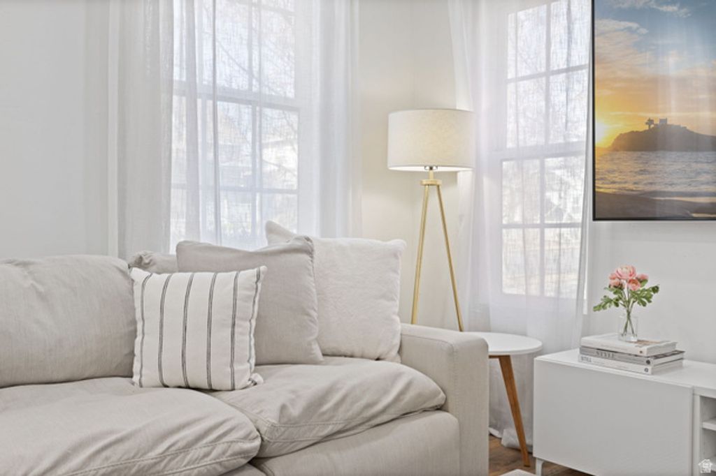 Image 10 of property listing at 10637 S OQUIRRH LAKE RD, South Jordan, UT 84009