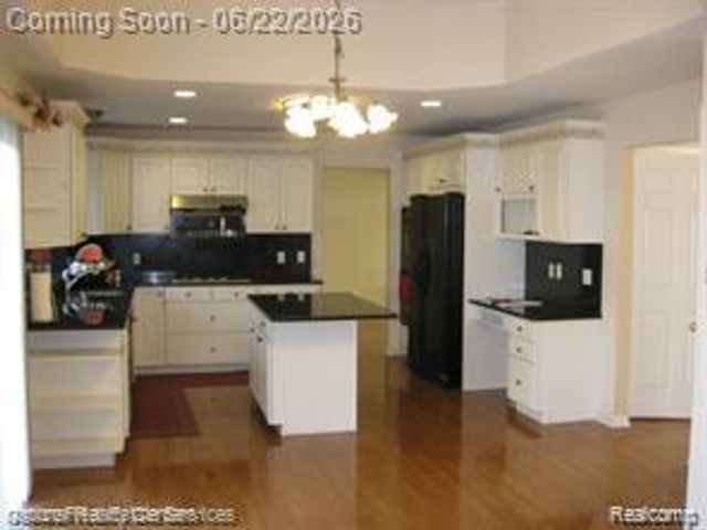 41119 Scarborough Lane, Novi, MI 48375