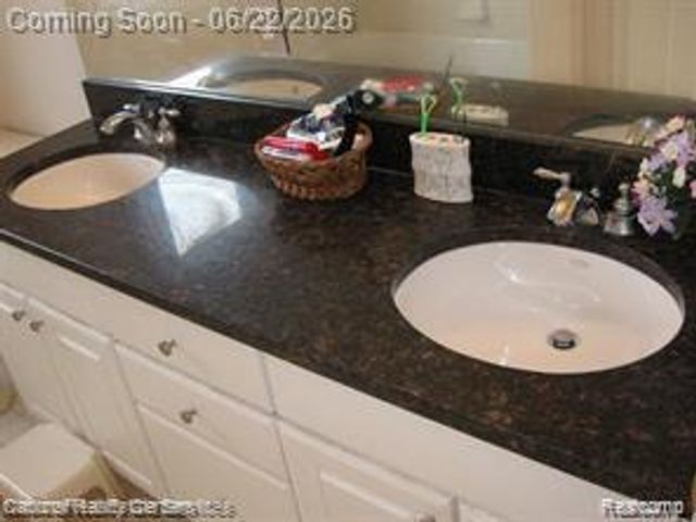 41119 Scarborough Lane, Novi, MI 48375