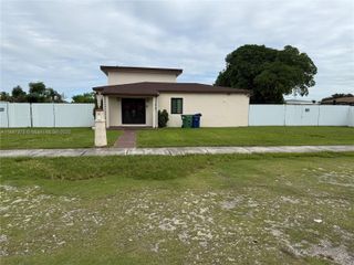 10865 Gibson Dr 10865, Miami, FL 33176