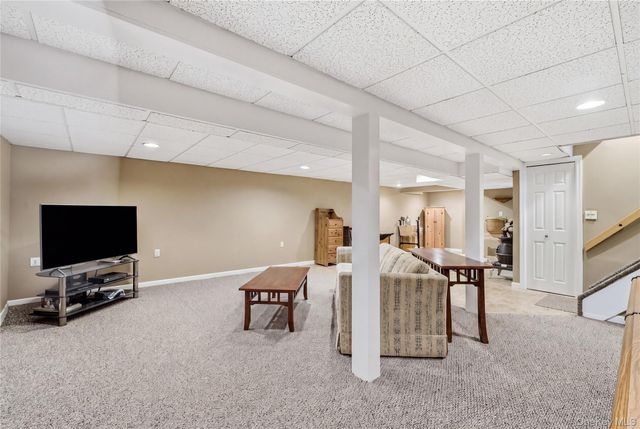 17 Mohawk Place, Massapequa, NY 11758