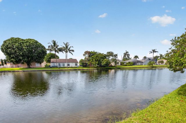 6475 Terra Rosa Circle, Boynton Beach, FL 33472